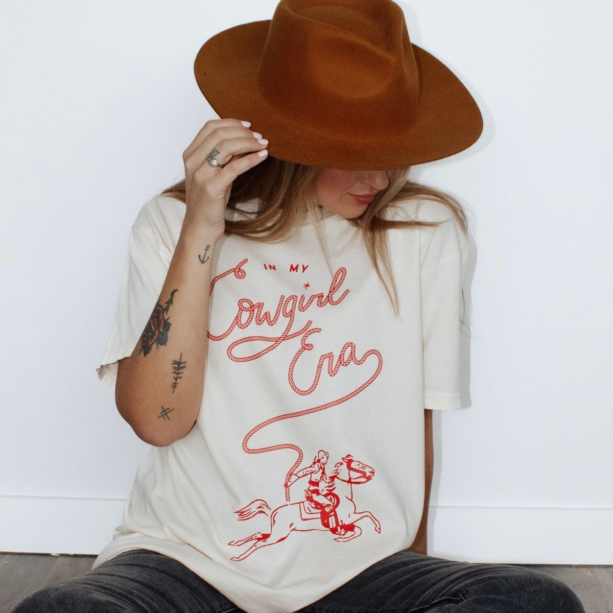 Cowgirls’ Era Oversized T-Shirt – Western Feminine Graphic Tee